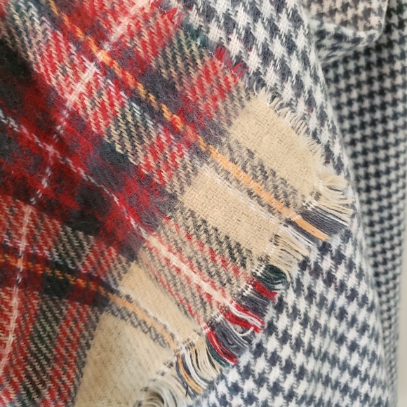 Scarf - Picture 2 of 2